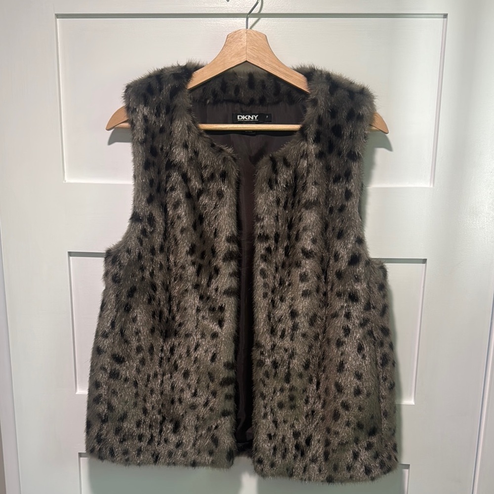 DKNY Brown Faux Fur Vest Luxurious Animal Print